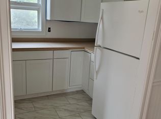 392 Hooper St APT 1, Tiverton, RI 02878