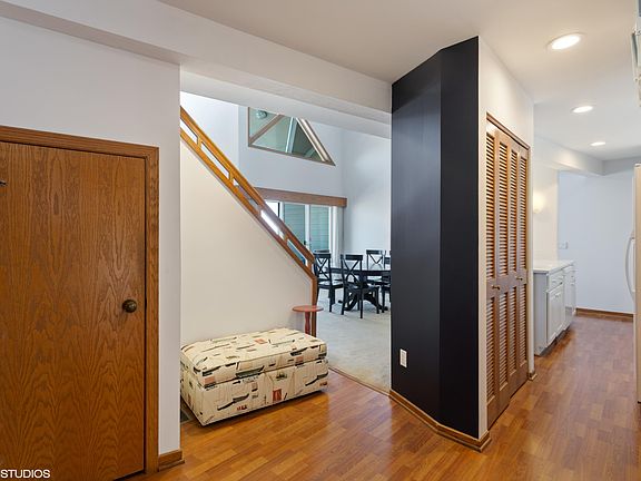 3rd image of 310 Oselka Dr Ste 452