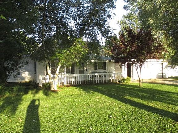2nd image of 205 N Elizabeht St