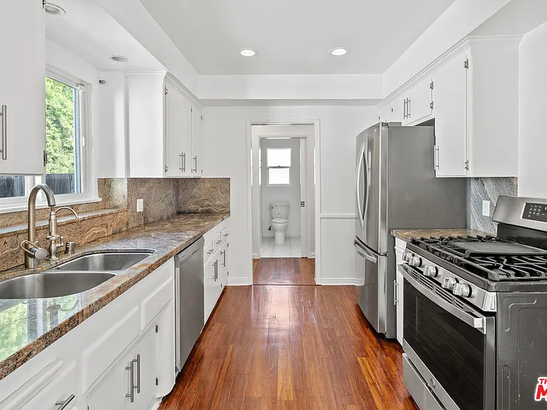 2124 Hillsboro Ave — Photo 8