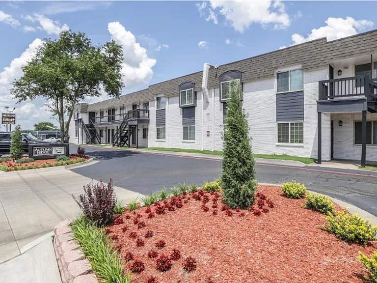 Autumn Ridge Apartments — Photo 49
