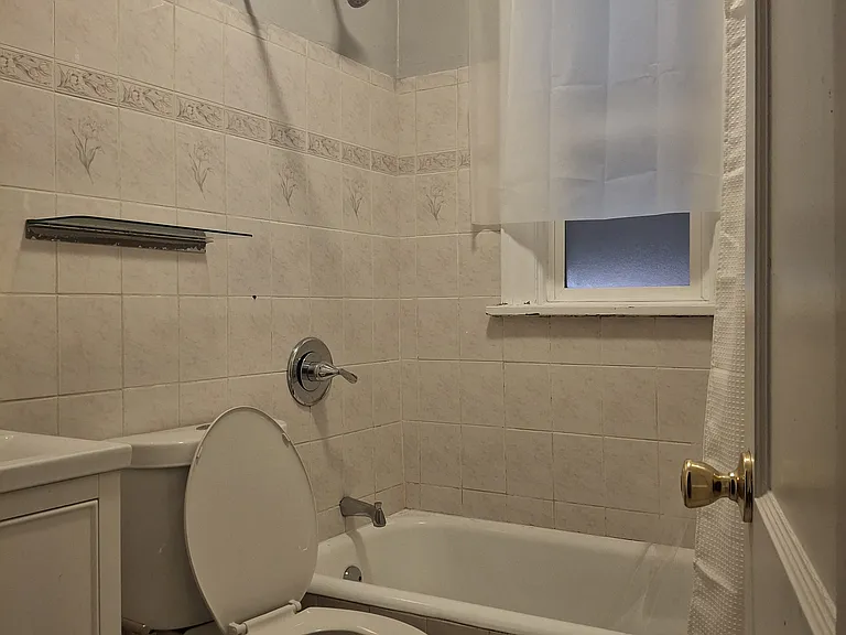 2801 W Mississippi Ave — Photo 3