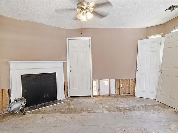 4th image of 627 Sandys Ln SE