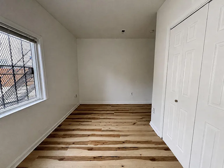 1652 W Virginia Ave NE #1 — Photo 14