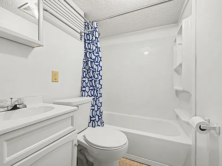 2130 S 47th St — Photo 13