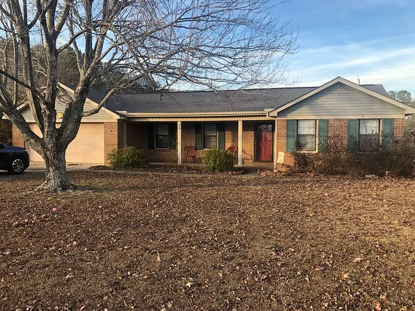 609 Summerlane Dr SW, Hartselle, AL 35640