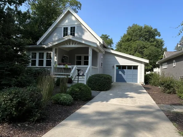 120 N Taylor St, New Buffalo, MI 49117