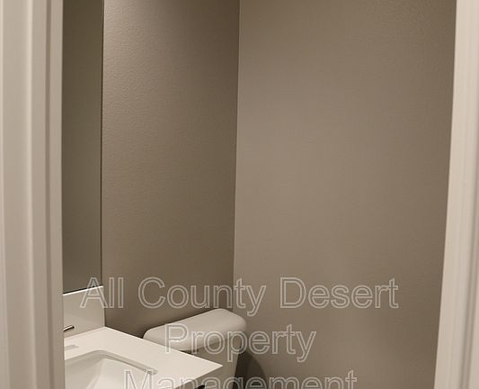 4th image of 52258 Rosewood Ln