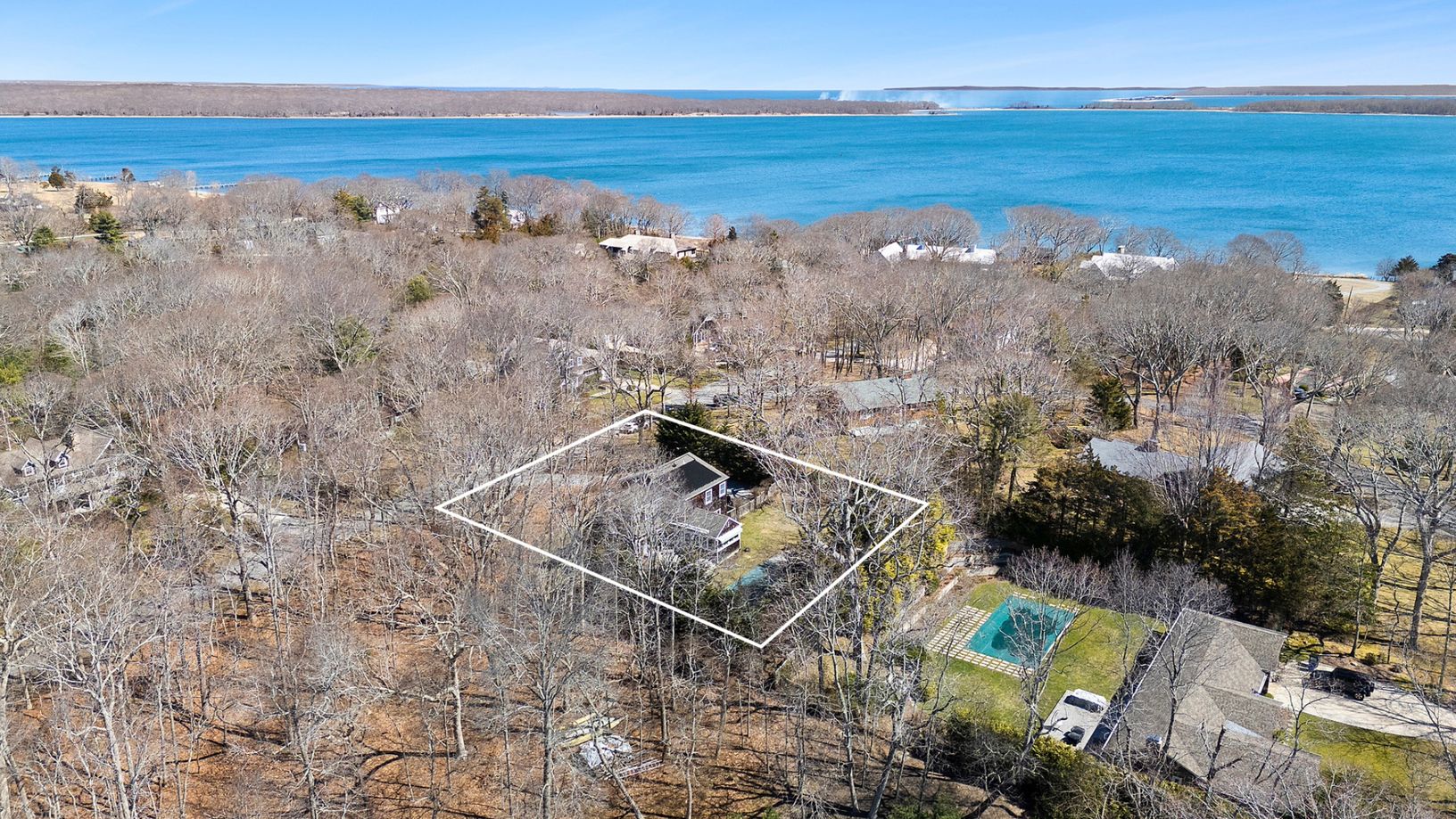 Close proximity to the bay