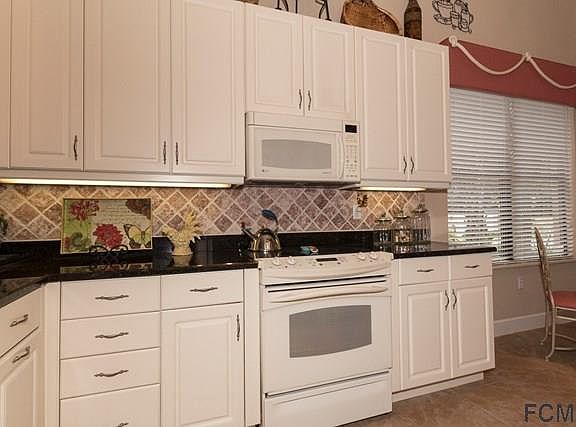 5th image of 6 River Point Dr #18