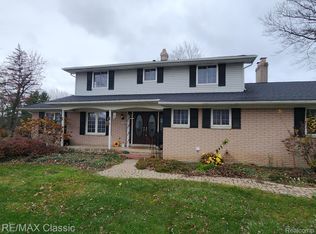 3747 Sandbar Dr, Commerce Township, MI
