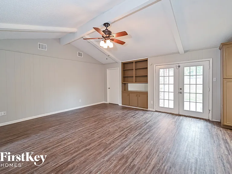 13706 Oleoke Ln — Photo 3