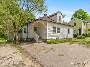 165 E Division St NE, Rockford, MI 49341