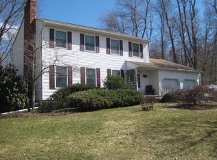 28 Briar Patch Ln, Pleasant Valley, NY 12569