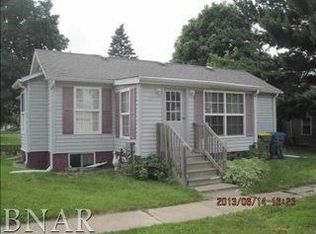 209 S Walnut St, Heyworth, IL 61745