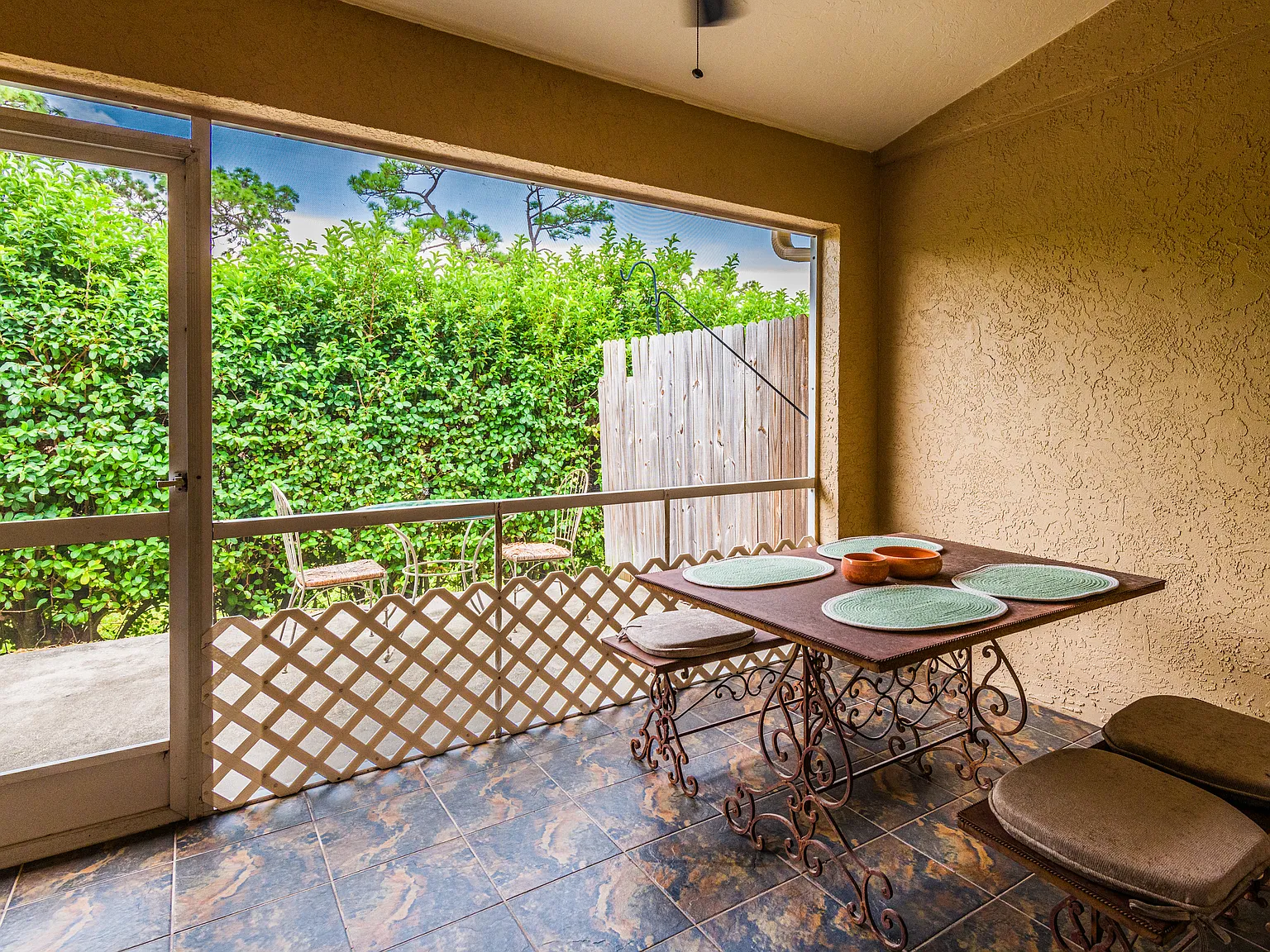 2 bed, 1089 sqft, $2,800 — Photo 2