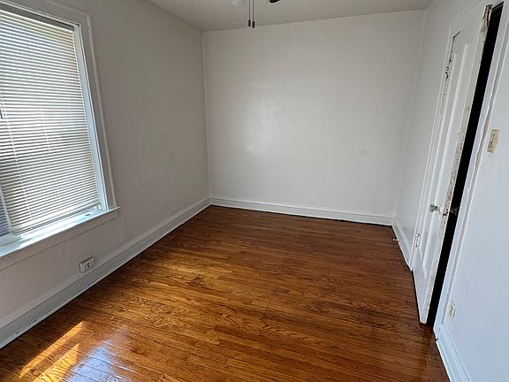 4th image of 6523 S Greenwood Ave APT 1