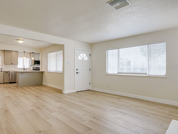 3rd image of 4011 W Verdugo Ave
