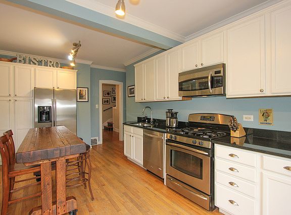 2nd image of 720 S Oak Park Ave