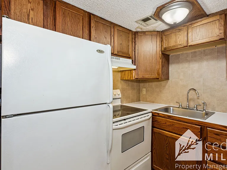 Stone Edge Apartments — Photo 7