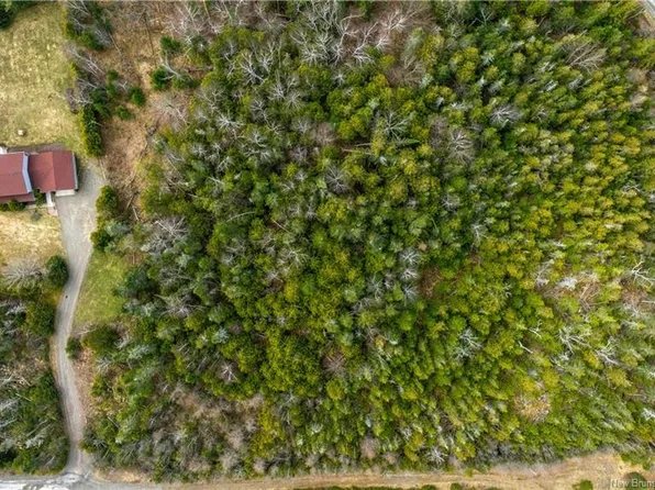 47 Crestwood Ln, Saint Andrews, NB E5B 2N8