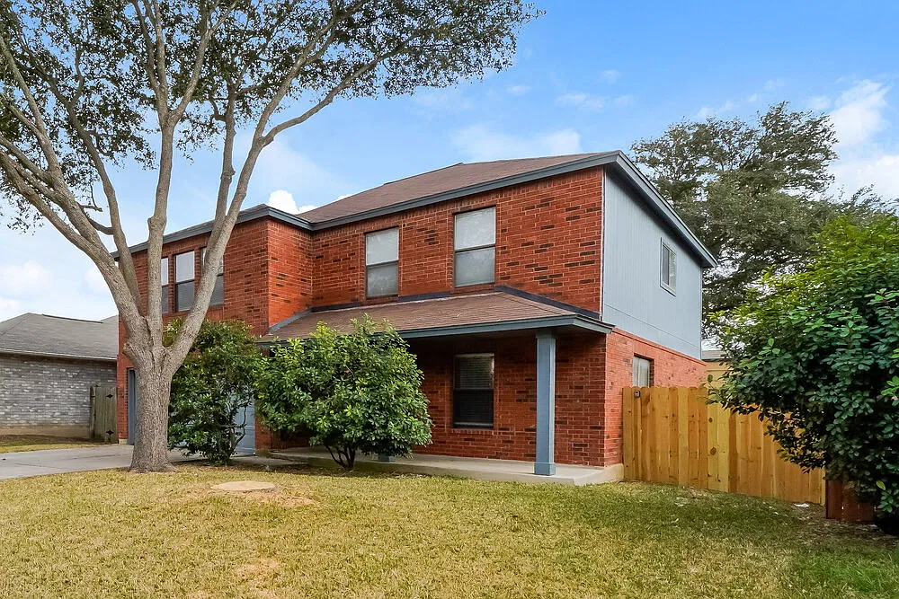 4 bed, 2.5 bath, 2300 sqft, $1,775 — Photo 4