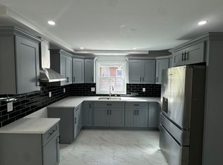 112 M St, Troy, NY 12182