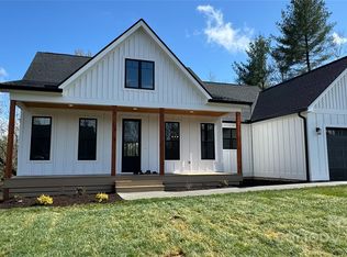 168 Byron Forest Dr, Horse Shoe, NC 28742