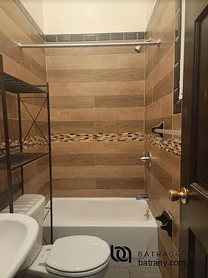 Rented by Batra Group Inc | media 14