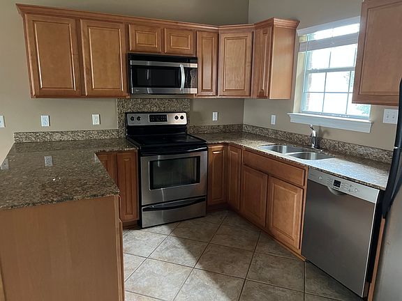 4th image of 216 Armand Oaks #216