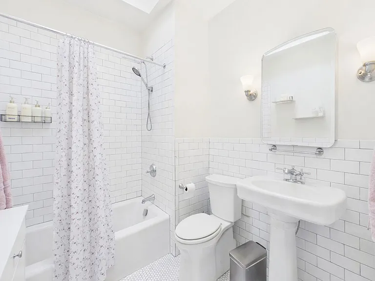 510 S Melville St — Photo 10