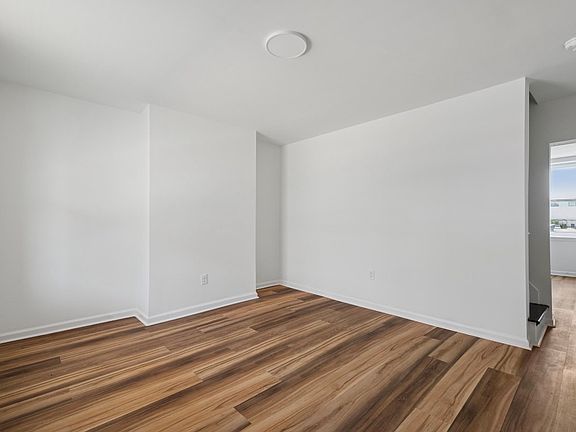 2nd image of 6123 Glenmore Ave