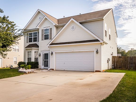 4th image of 1112 Augusta Dr
