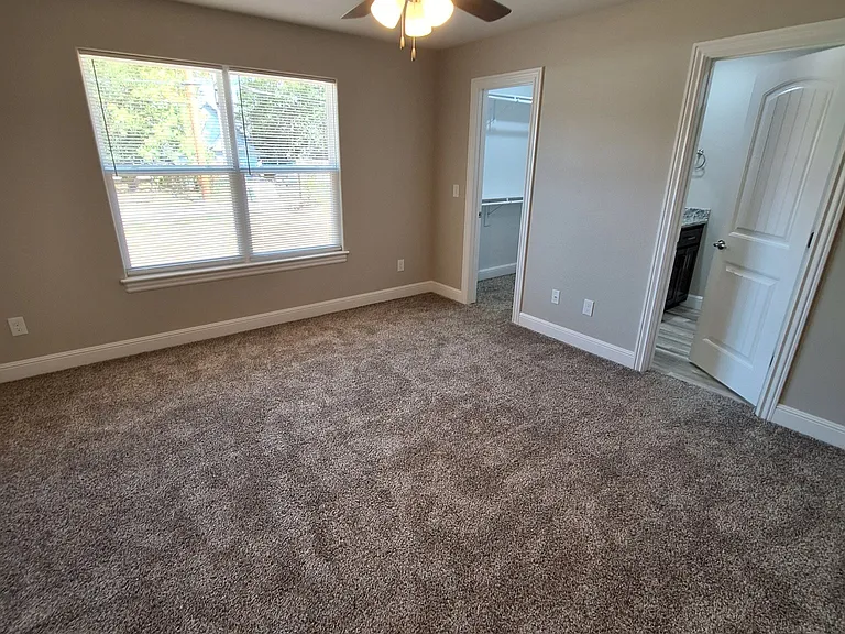 2111 S Connor Ave — Photo 6