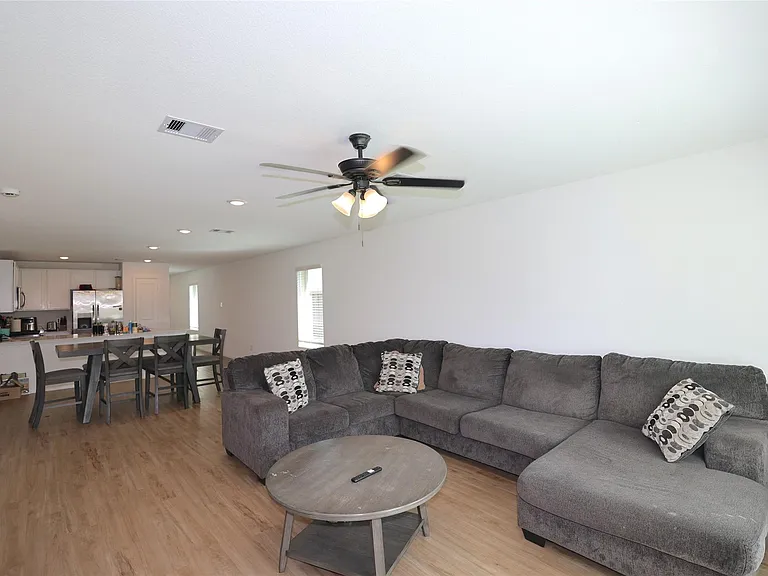 7430 Clover Chase Dr — Photo 9