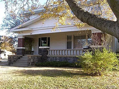 5 bed, 3132 sqft, $1,875 — Photo 2