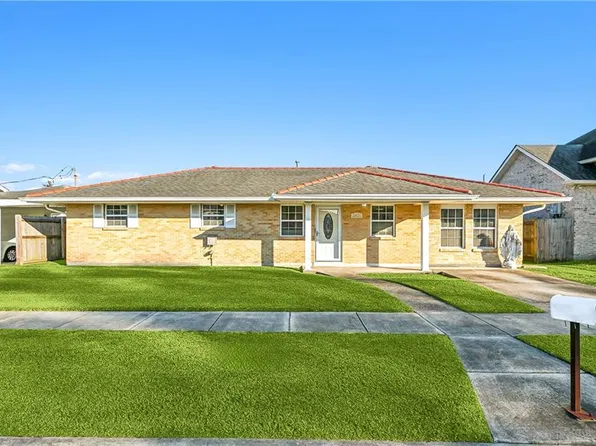 2421 Pecan Dr, Chalmette, LA 70043