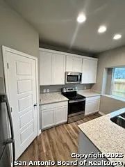 2031 Silver Oaks — Photo 11