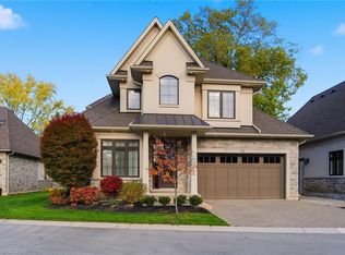 58 Simpson Rd #10, Saint Catharines, ON L2N0A5