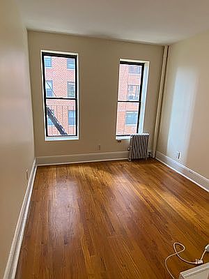 4th image of 516 E 80th St APT 19