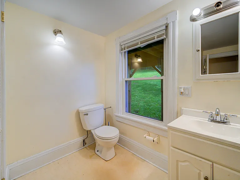 4 Underwood St #2 — Photo 12