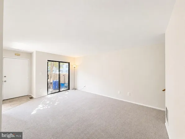 9305 Bathgate Ct, Gaithersburg, MD 20886