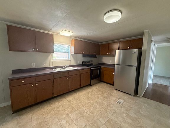 3rd image of 113 Barbour Rd #11