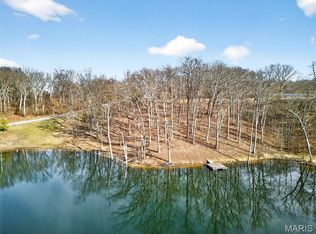 35 Woodline Dr, Winfield, MO 63389