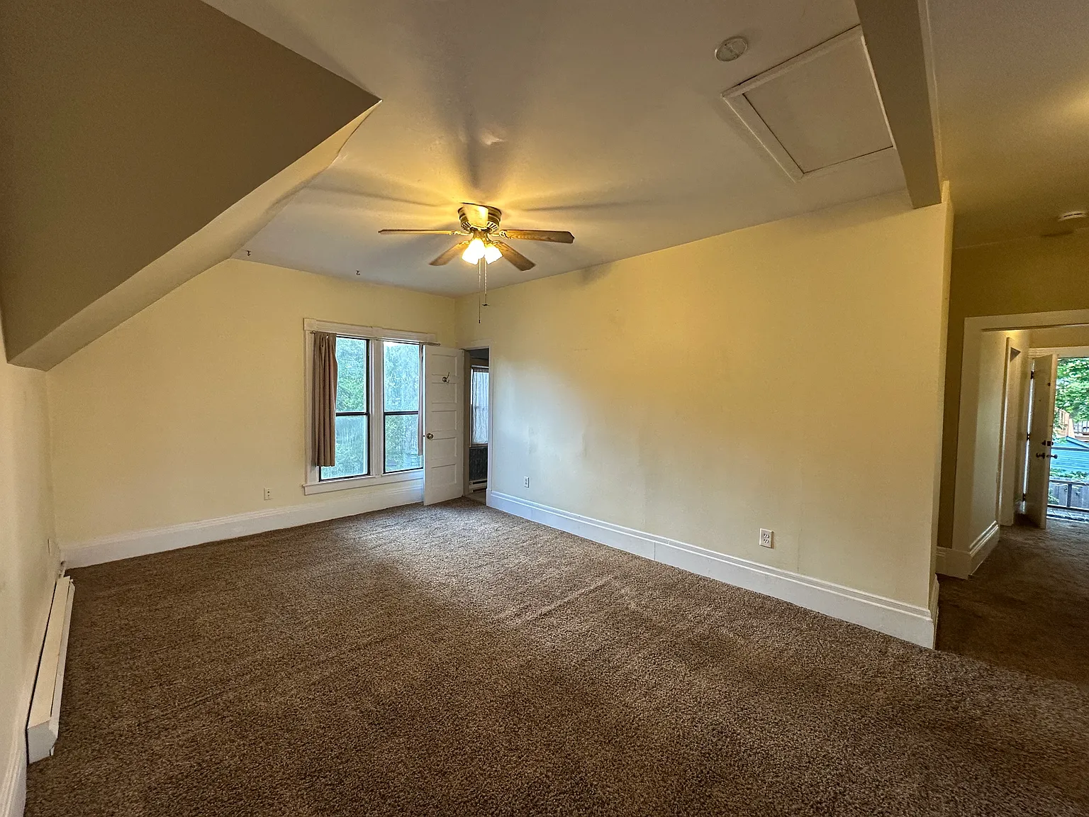 2 bed, 925 sqft, $3,000 — Photo 2