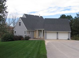 1613 Meadow Ln, Clay Center, KS 67432