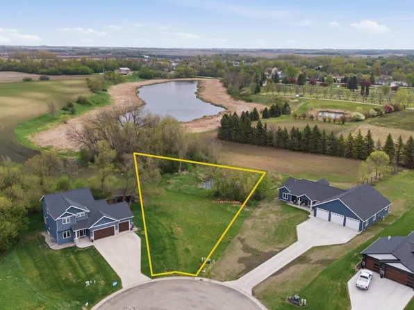 536 Leonard St, Hawley, MN 56549