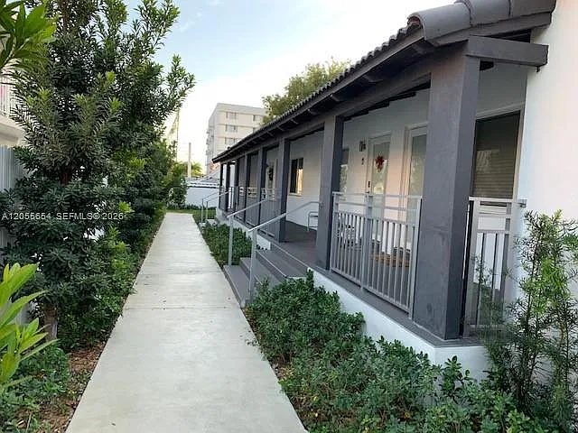 1650 SW 3rd St #3 — Photo 1