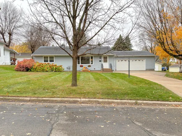 214 E Douglas Ave, Fergus Falls, MN 56537