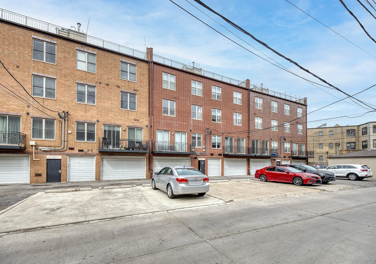 2 bed, 2.5 bath, 1697 sqft, $3,000 — Photo 2
